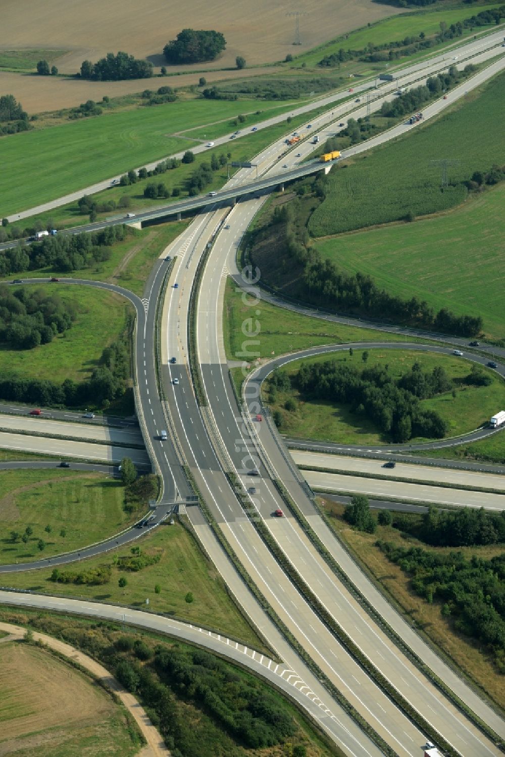 Luftaufnahme Chemnitz - Verkehrsführung am Autobahnkreuz der BAB A4 und der A72 in Chemnitz im Bundesland Sachsen