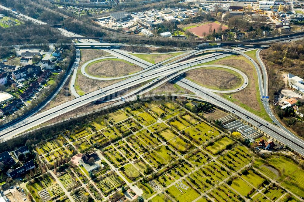 Luftbild Herne - Verkehrsführung am Autobahnkreuz der BAB A42 - A43 des Emscherschnellweg in Herne im Bundesland Nordrhein-Westfalen