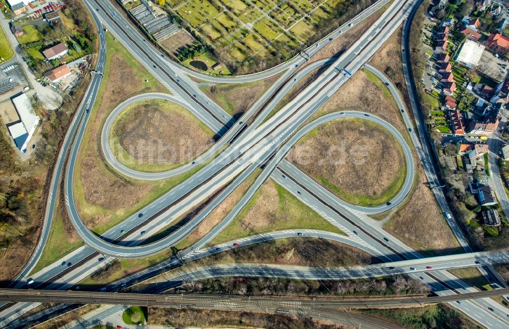 Herne aus der Vogelperspektive: Verkehrsführung am Autobahnkreuz der BAB A42 - A43 des Emscherschnellweg in Herne im Bundesland Nordrhein-Westfalen