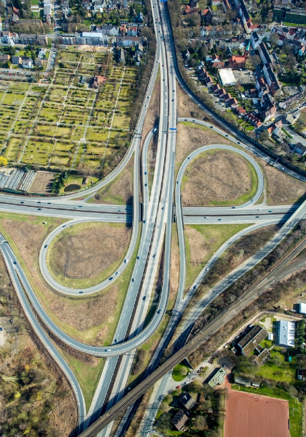 Luftaufnahme Herne - Verkehrsführung am Autobahnkreuz der BAB A42 - A43 des Emscherschnellweg in Herne im Bundesland Nordrhein-Westfalen