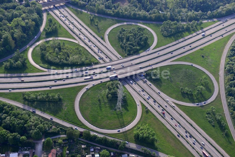 Luftbild Essen - Verkehrsführung am Autobahnkreuz der BAB A42 Essen-Nord in Essen im Bundesland Nordrhein-Westfalen