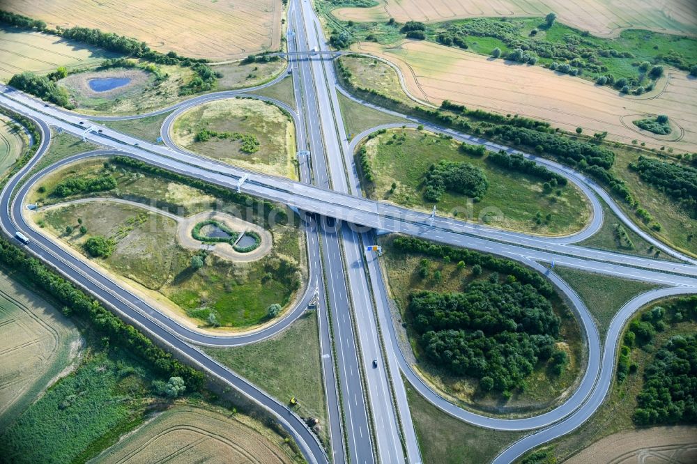 Gramzow von oben - Verkehrsführung am Autobahnkreuz der BAB A20 - A11 in Gramzow im Bundesland Brandenburg, Deutschland