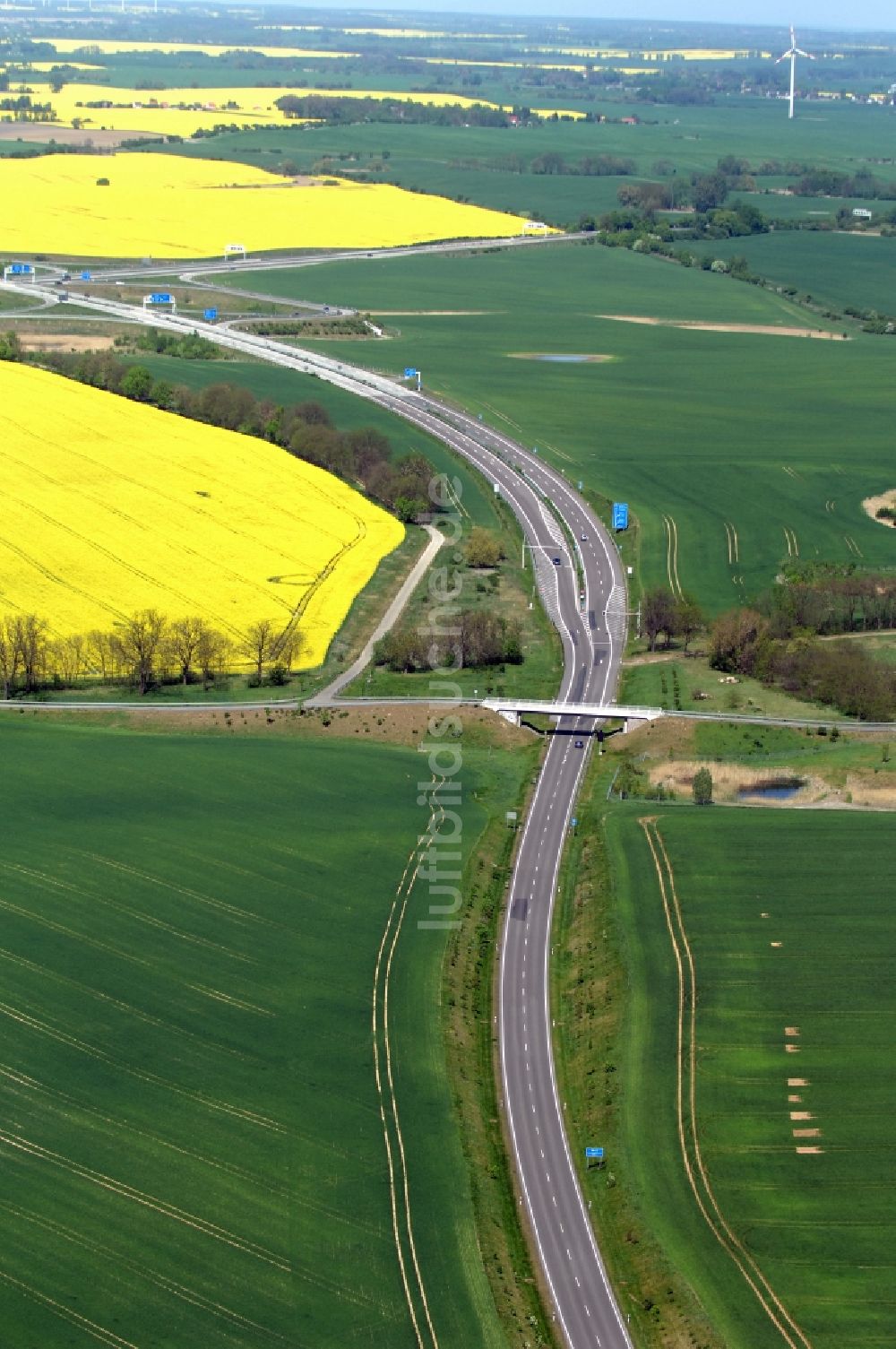 Gramzow aus der Vogelperspektive: Verkehrsführung am Autobahnkreuz der BAB A20 - A11 in Gramzow im Bundesland Brandenburg, Deutschland