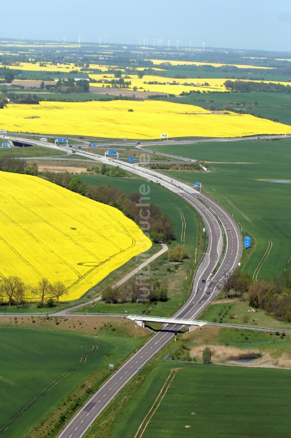 Gramzow aus der Vogelperspektive: Verkehrsführung am Autobahnkreuz der BAB A20 - A11 in Gramzow im Bundesland Brandenburg, Deutschland