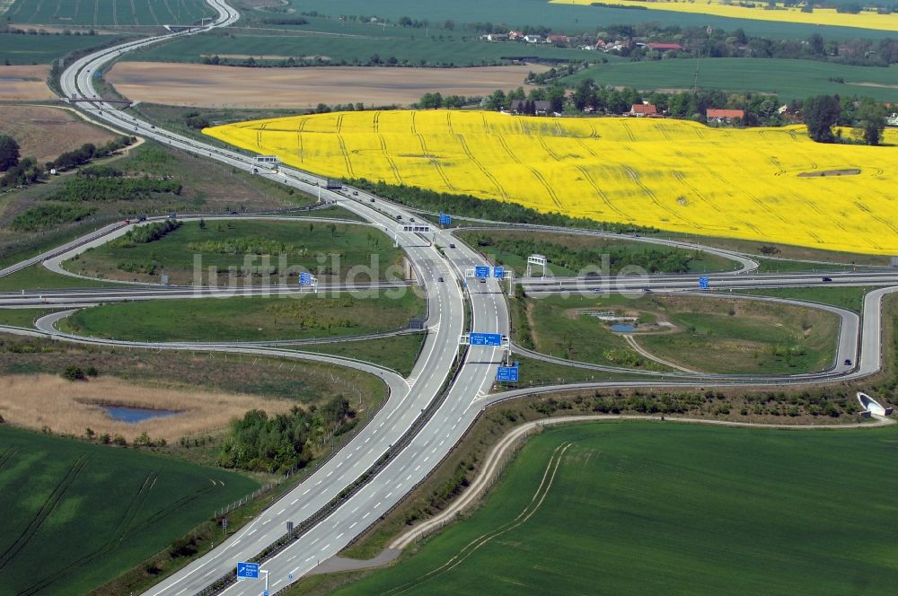 Gramzow von oben - Verkehrsführung am Autobahnkreuz der BAB A20 - A11 in Gramzow im Bundesland Brandenburg, Deutschland