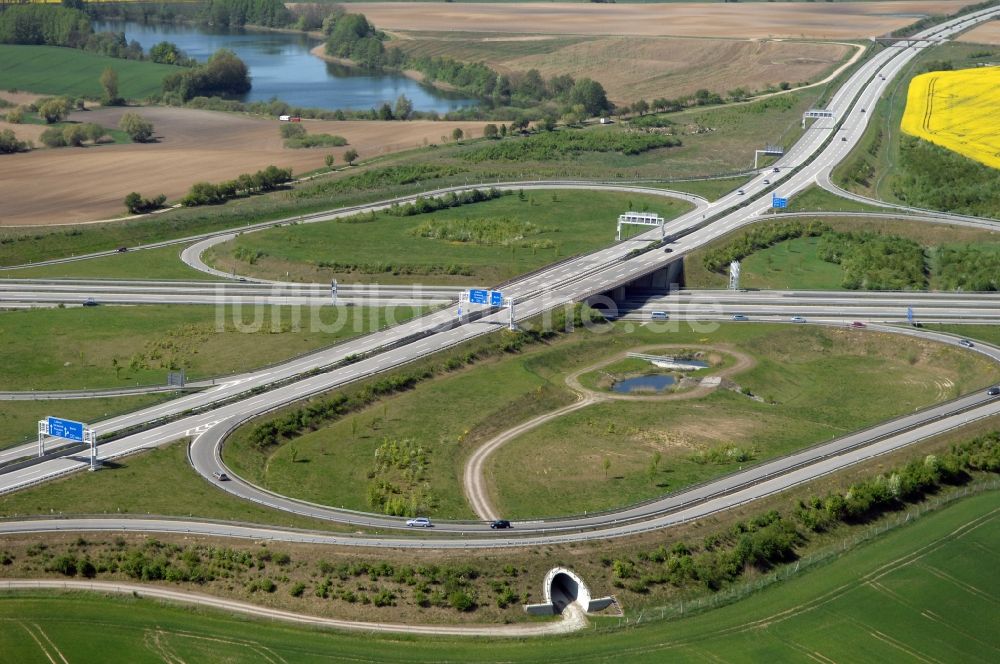 Gramzow aus der Vogelperspektive: Verkehrsführung am Autobahnkreuz der BAB A20 - A11 in Gramzow im Bundesland Brandenburg, Deutschland