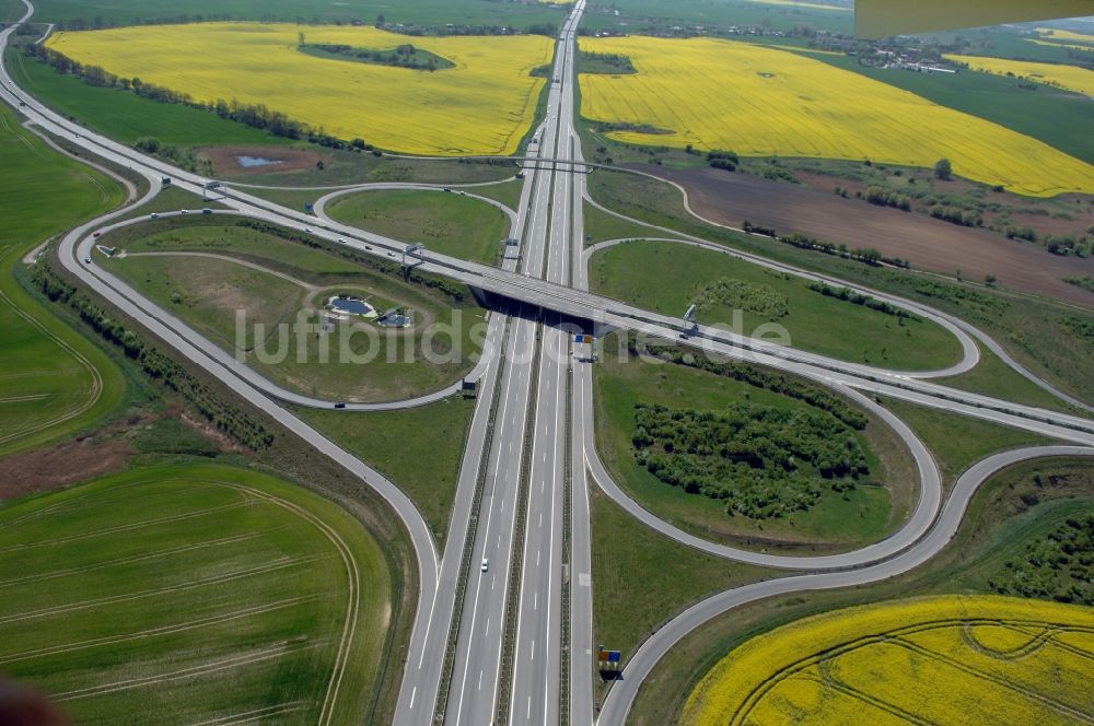 Luftaufnahme Gramzow - Verkehrsführung am Autobahnkreuz der BAB A20 - A11 in Gramzow im Bundesland Brandenburg, Deutschland