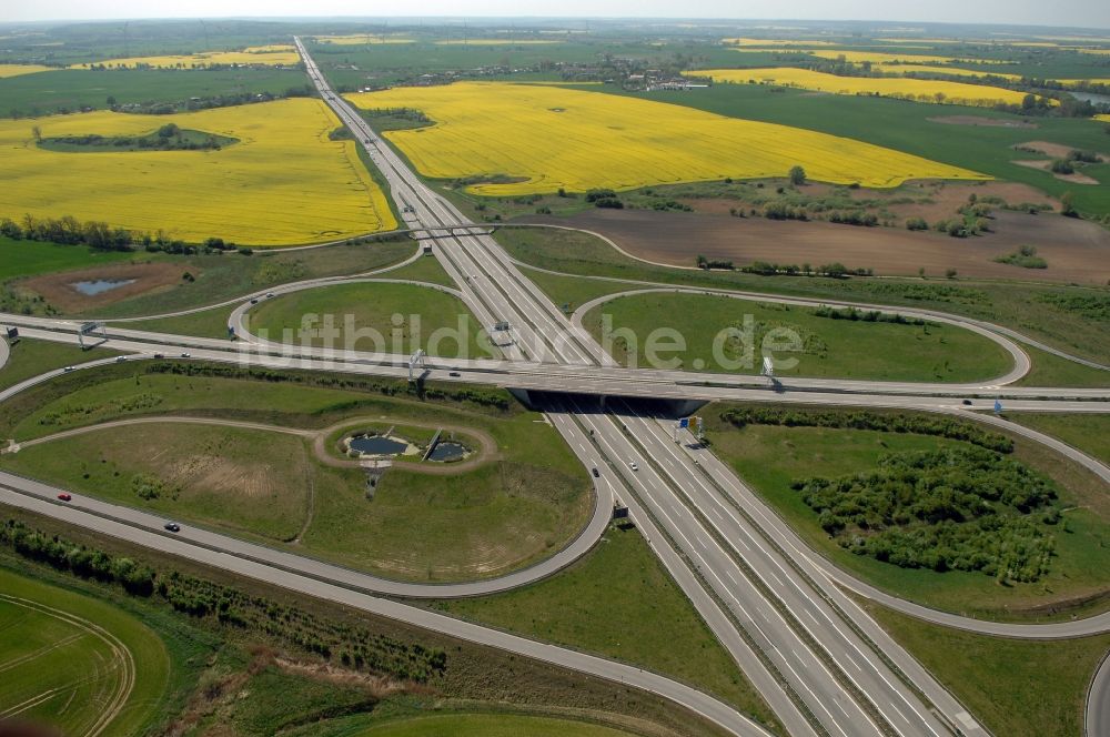 Gramzow aus der Vogelperspektive: Verkehrsführung am Autobahnkreuz der BAB A20 - A11 in Gramzow im Bundesland Brandenburg, Deutschland