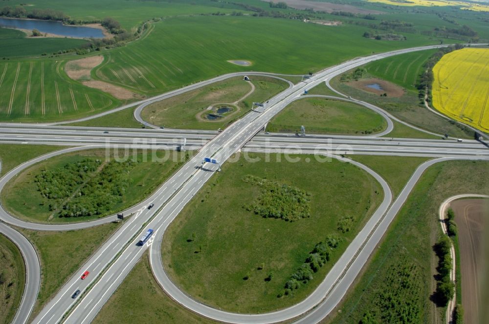 Luftaufnahme Gramzow - Verkehrsführung am Autobahnkreuz der BAB A20 - A11 in Gramzow im Bundesland Brandenburg, Deutschland