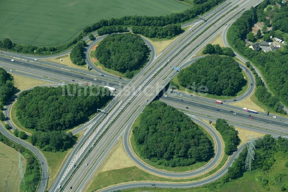 Luftaufnahme Bochum - Verkehrsführung am Autobahnkreuz der BAB A44 - A43 Kreuz Bochum/Witten in Bochum im Bundesland Nordrhein-Westfalen