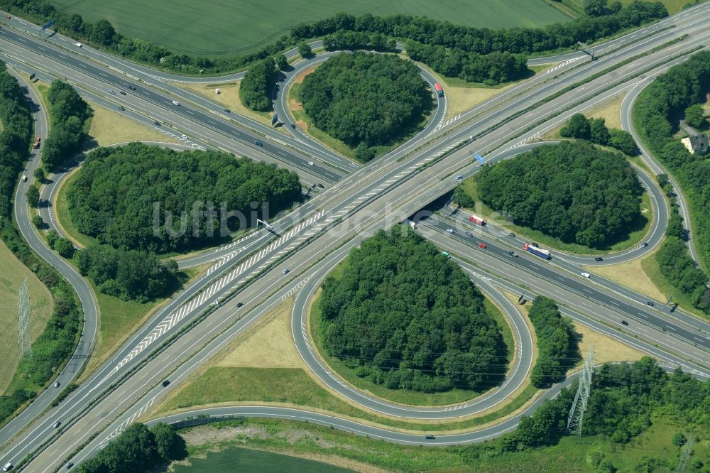 Bochum aus der Vogelperspektive: Verkehrsführung am Autobahnkreuz der BAB A44 - A43 Kreuz Bochum/Witten in Bochum im Bundesland Nordrhein-Westfalen