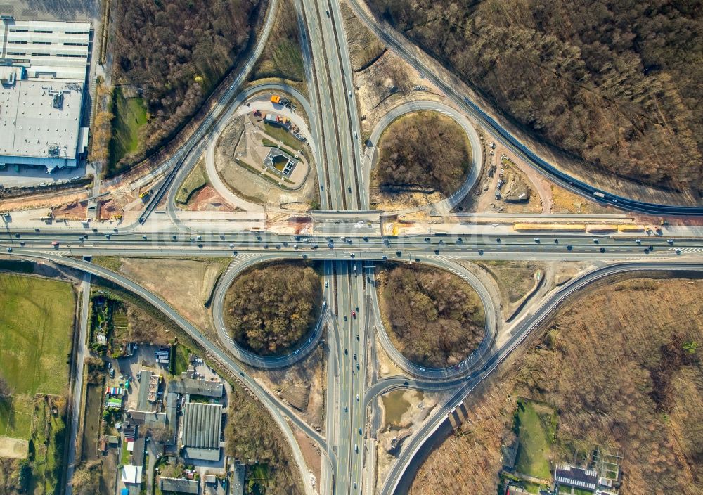 Recklinghausen von oben - Verkehrsführung am Autobahnkreuz der BAB A2 A45 Kreuz Recklinghausen im Ortsteil Stuckenbusch in Recklinghausen im Bundesland Nordrhein-Westfalen