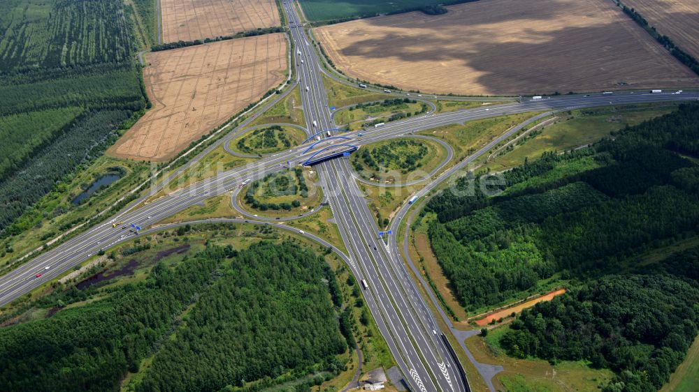 Luftbild Markkleeberg - Verkehrsführung am Autobahnkreuz der BAB A38 Leipzig-Süd zur Bundesstraße B2 in Markkleeberg im Bundesland Sachsen