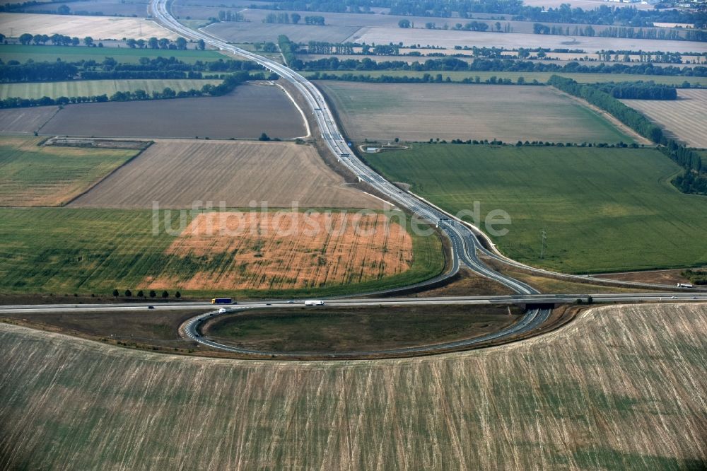 Luftbild Niederröblingen (Helme) - Verkehrsführung am Autobahnkreuz der BAB A71 - A38 in Niederröblingen (Helme) im Bundesland Sachsen-Anhalt