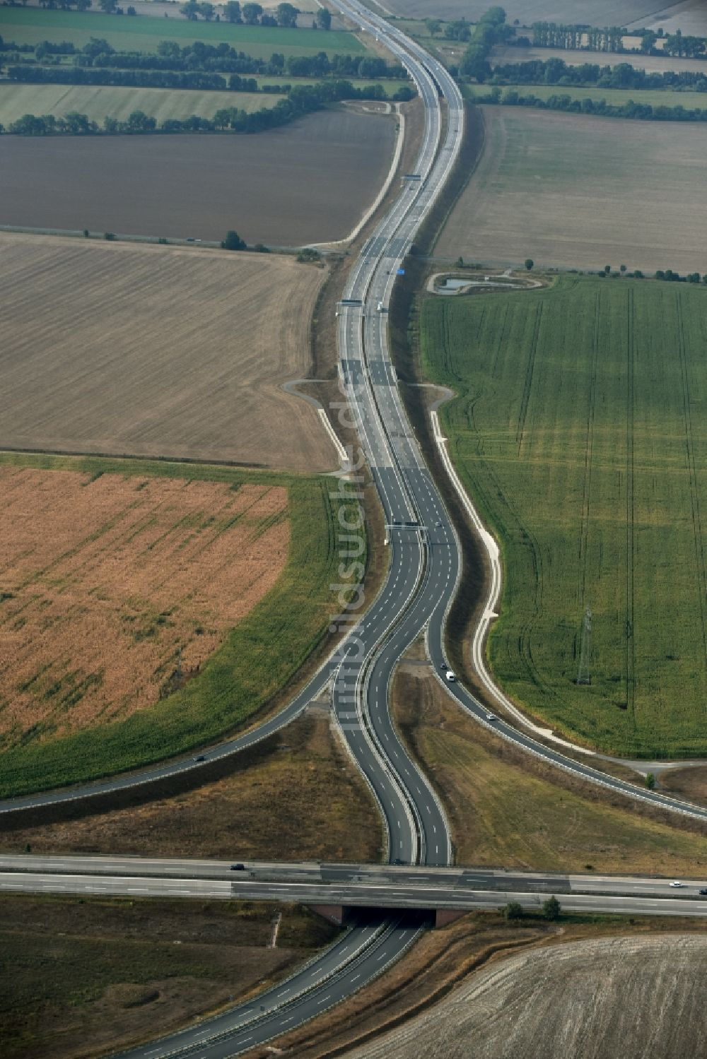 Luftbild Niederröblingen (Helme) - Verkehrsführung am Autobahnkreuz der BAB A71 - A38 in Niederröblingen (Helme) im Bundesland Sachsen-Anhalt