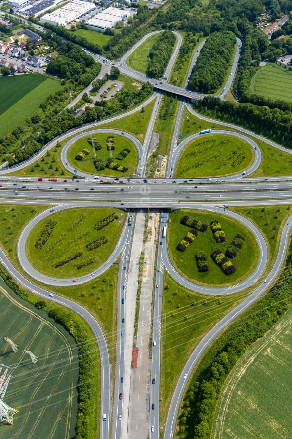 Dortmund von oben - Verkehrsführung am Autobahnkreuz der BAB A42 - 45 im Ortsteil Bodelschwingh in Dortmund im Bundesland Nordrhein-Westfalen, Deutschland