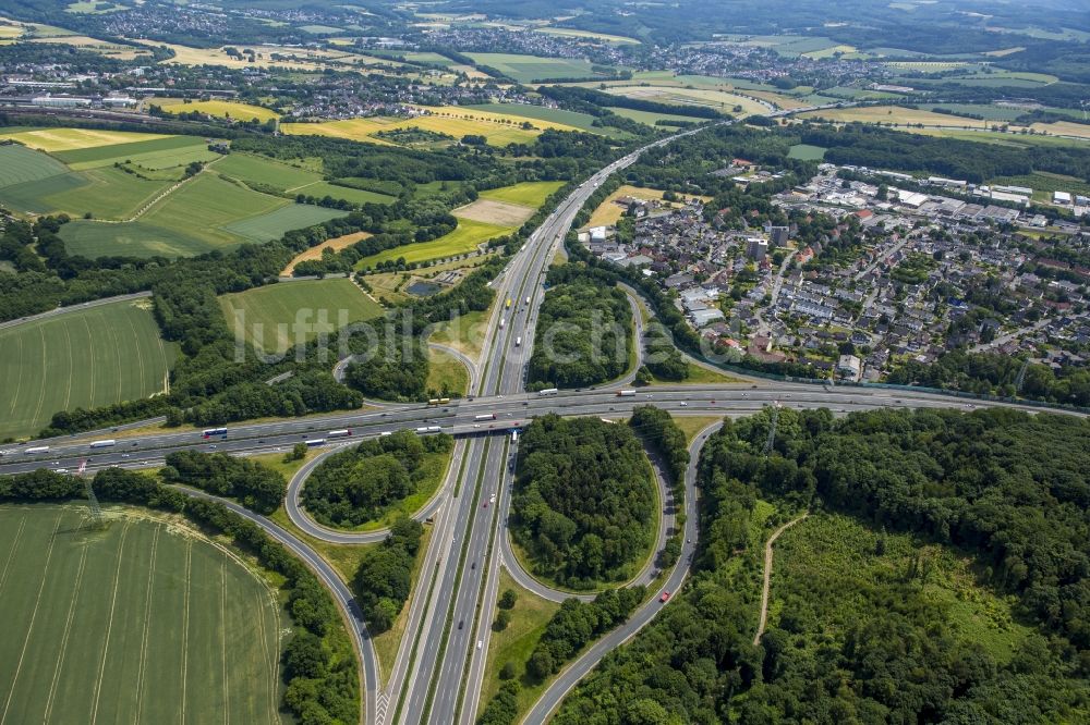 Luftbild Schwerte - Verkehrsführung am Autobahnkreuz der BAB A45 A1 - E37 E41 Westhofener Kreuz in Schwerte im Bundesland Nordrhein-Westfalen