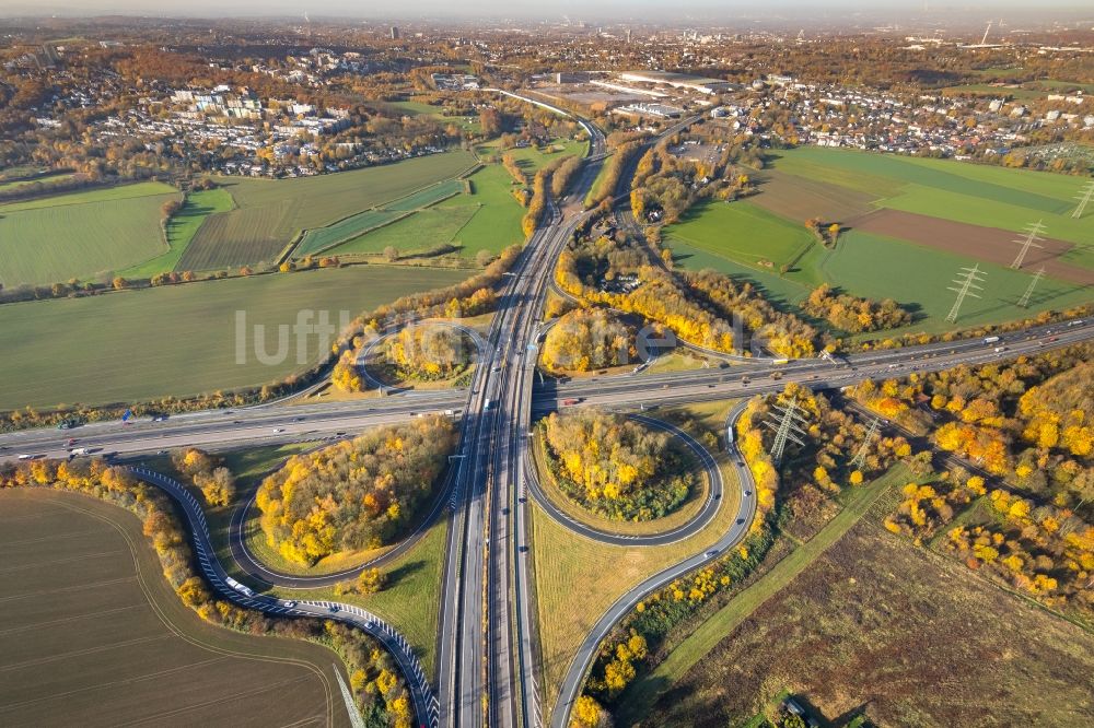 Luftaufnahme Bochum - Verkehrsführung am Autobahnkreuz der BAB A43 zur A448 im Ortsteil Bochum Ost in Bochum im Bundesland Nordrhein-Westfalen, Deutschland