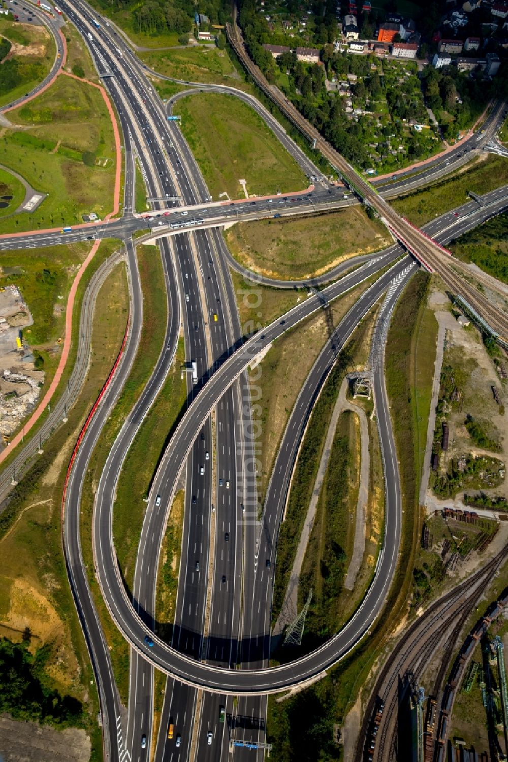 Luftaufnahme Bochum - Verkehrsführung am Autobahnkreuz, Bochumer Westkreuz, zwischen der A 40 und der A 448 in Bochum im Bundesland Nordrhein-Westfalen