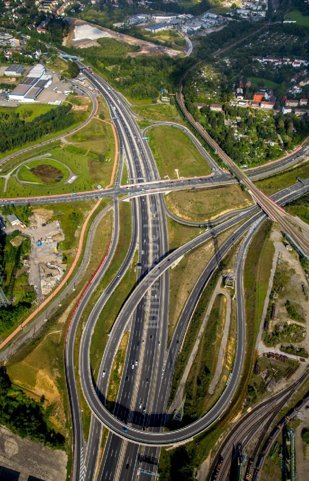 Bochum aus der Vogelperspektive: Verkehrsführung am Autobahnkreuz, Bochumer Westkreuz, zwischen der A 40 und der A 448 in Bochum im Bundesland Nordrhein-Westfalen