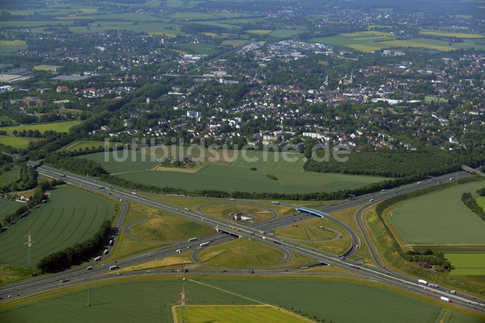 Luftbild Kamen - Verkehrsführung am Autobahnkreuz Kamener Kreuz an der BAB A1 - A2 - E34 - E37 in Kamen im Bundesland Nordrhein-Westfalen