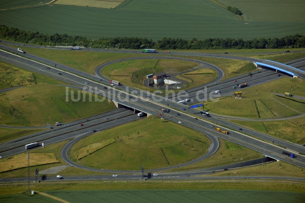 Kamen aus der Vogelperspektive: Verkehrsführung am Autobahnkreuz Kamener Kreuz an der BAB A1 - A2 - E34 - E37 in Kamen im Bundesland Nordrhein-Westfalen