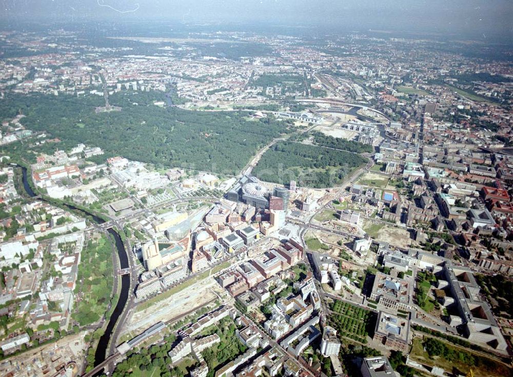 Luftaufnahme Berlin - Tiergarten - Verkehrsführung der DB / S-Bahn am Potsdamer Platz.