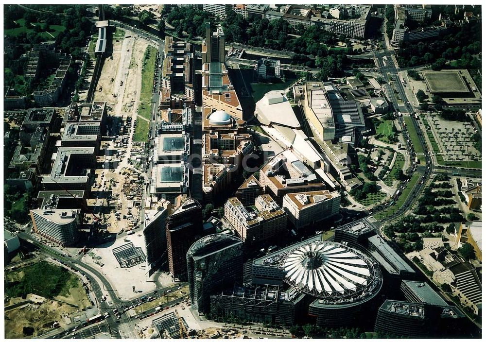 Luftbild Berlin - Tiergarten - Verkehrsführung der DB / S-Bahn am Potsdamer Platz.