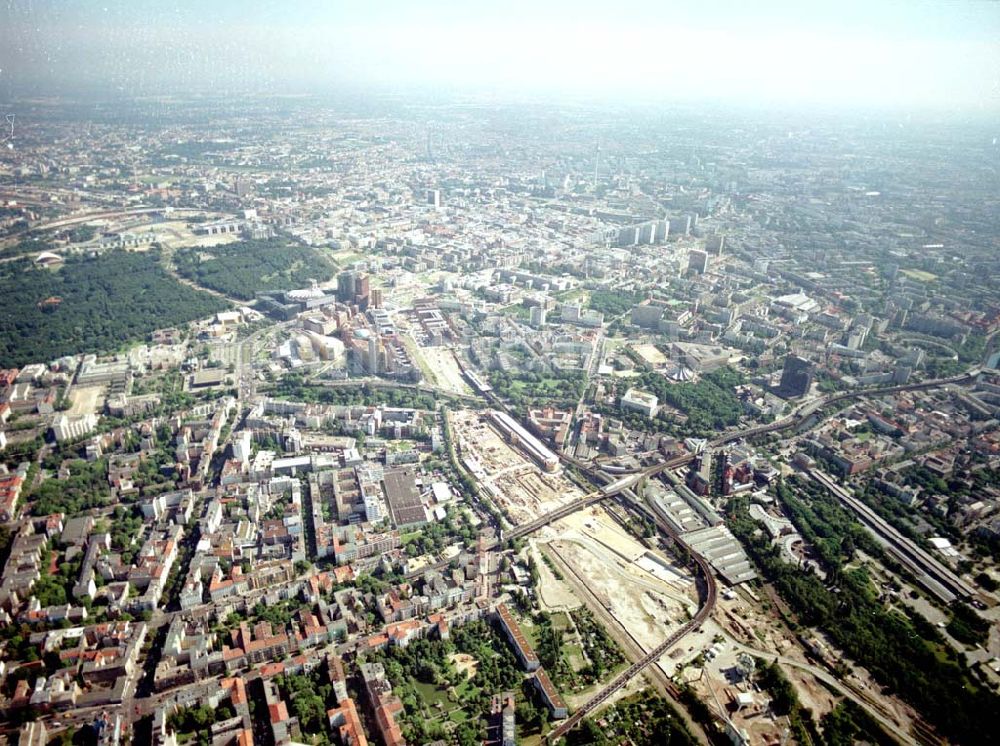 Luftbild Berlin - Tiergarten - Verkehrsführung und Baustellenfläche der DB / S-Bahn am Gleisdreieck zum Potsdamer Platz.