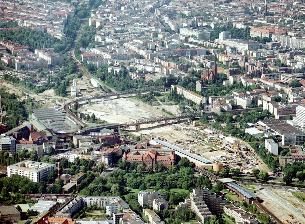 Luftbild Berlin - Tiergarten - Verkehrsführung und Baustellenfläche der DB / S-Bahn am Gleisdreieck zum Potsdamer Platz.