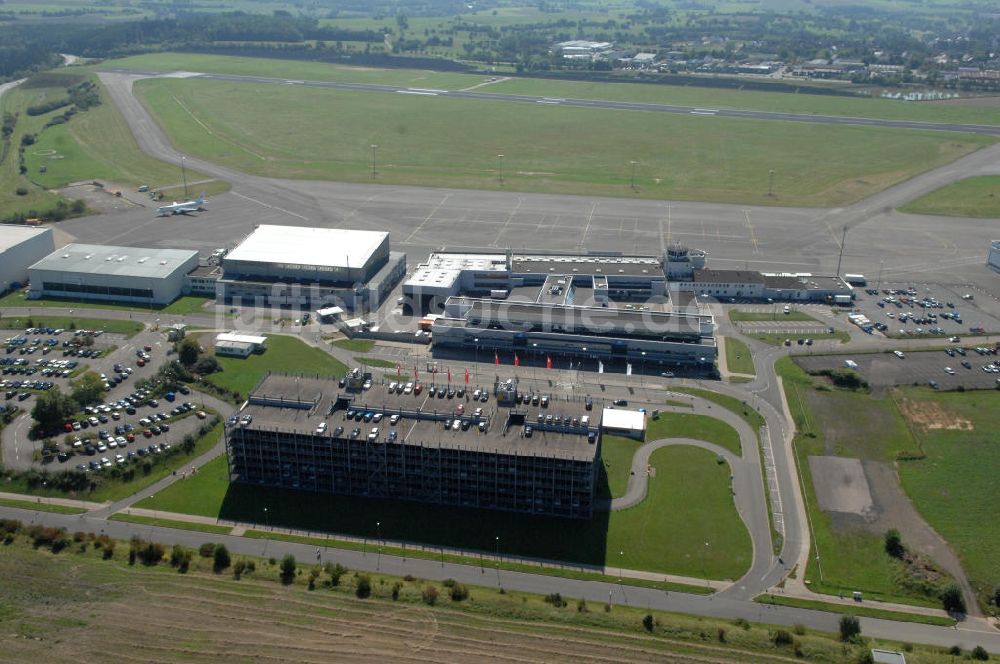 Saarbrücken aus der Vogelperspektive: Verkehrsflughafen Saarbrücken