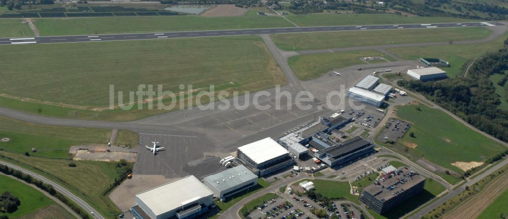 Saarbrücken aus der Vogelperspektive: Verkehrsflughafen Saarbrücken