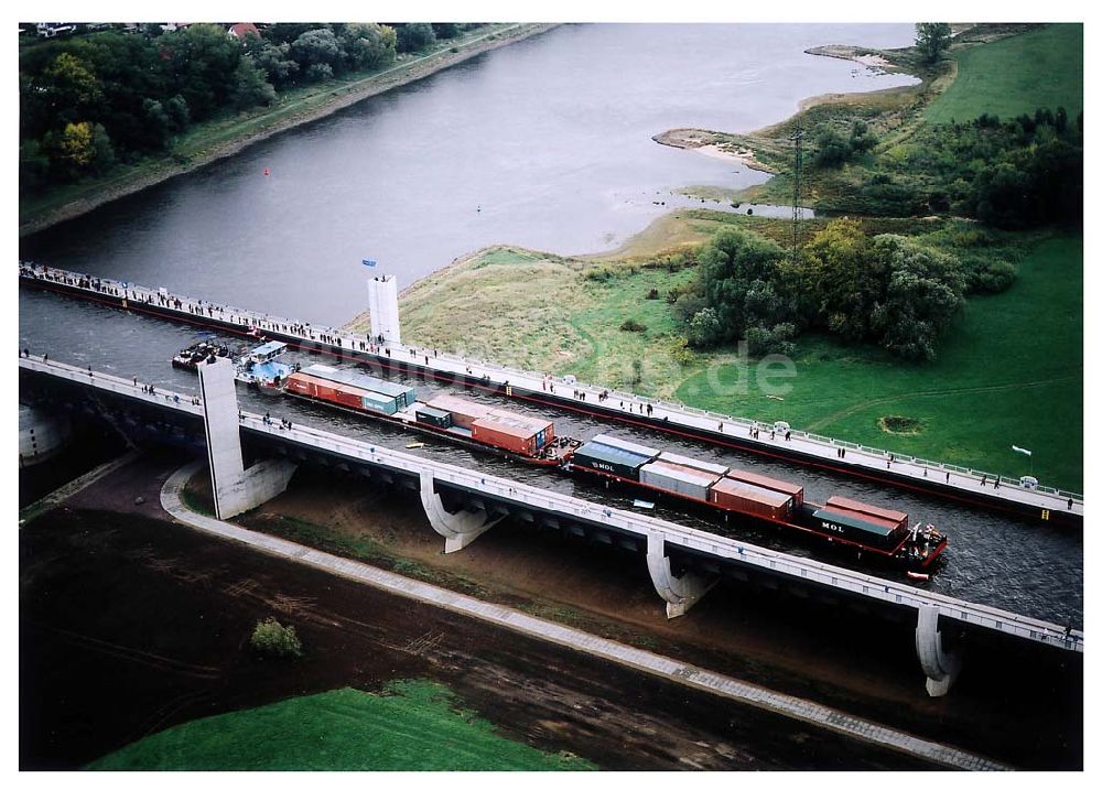 Luftaufnahme Hohenwarthe / Sachsen-Anhalt - Verkehrsfreigabe des Wasserstraßenkreuzes Magdeburg entlang der Kanalbrücke vom Mittellandkanal zum Elbe-Havel-Kanal über die Elbe bei Hohenwarthe in Sachsen-Anhalt