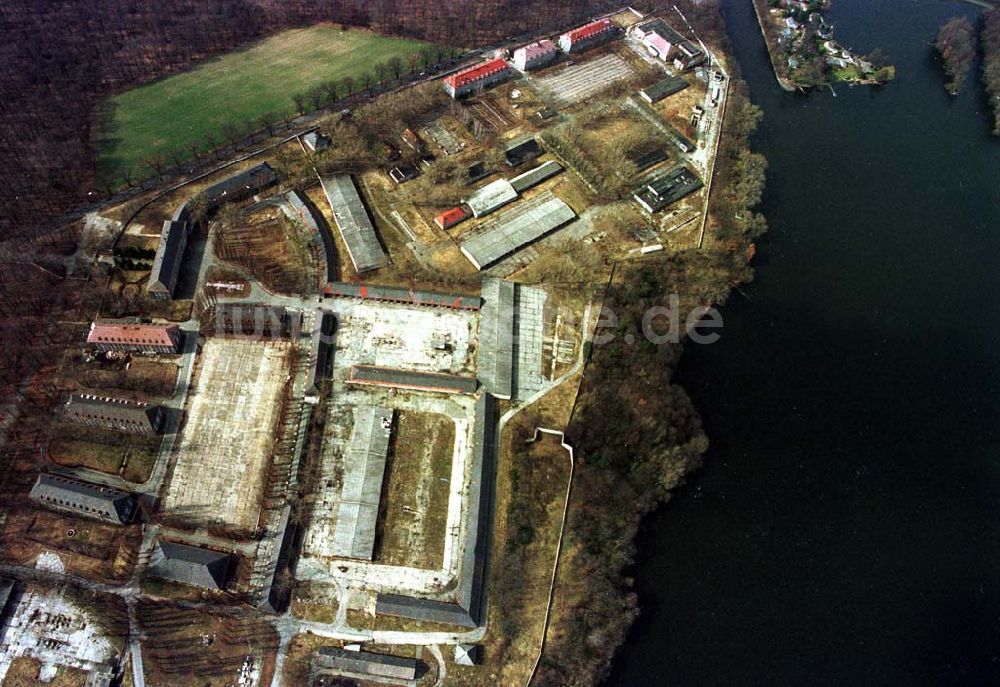 Potsdam / BRB aus der Vogelperspektive: 26.03.1995 verlassene russ. Kaserne bei Potsdam-Cecilienhof