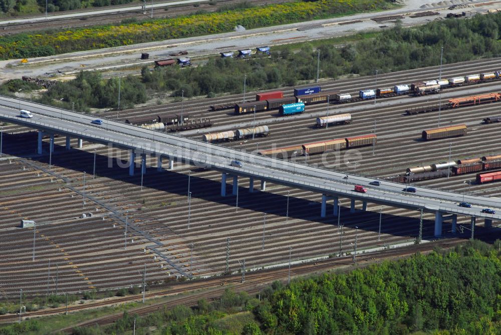 Luftaufnahme München - Verlauf der B304 über dem München Nord Rangierbahnhof