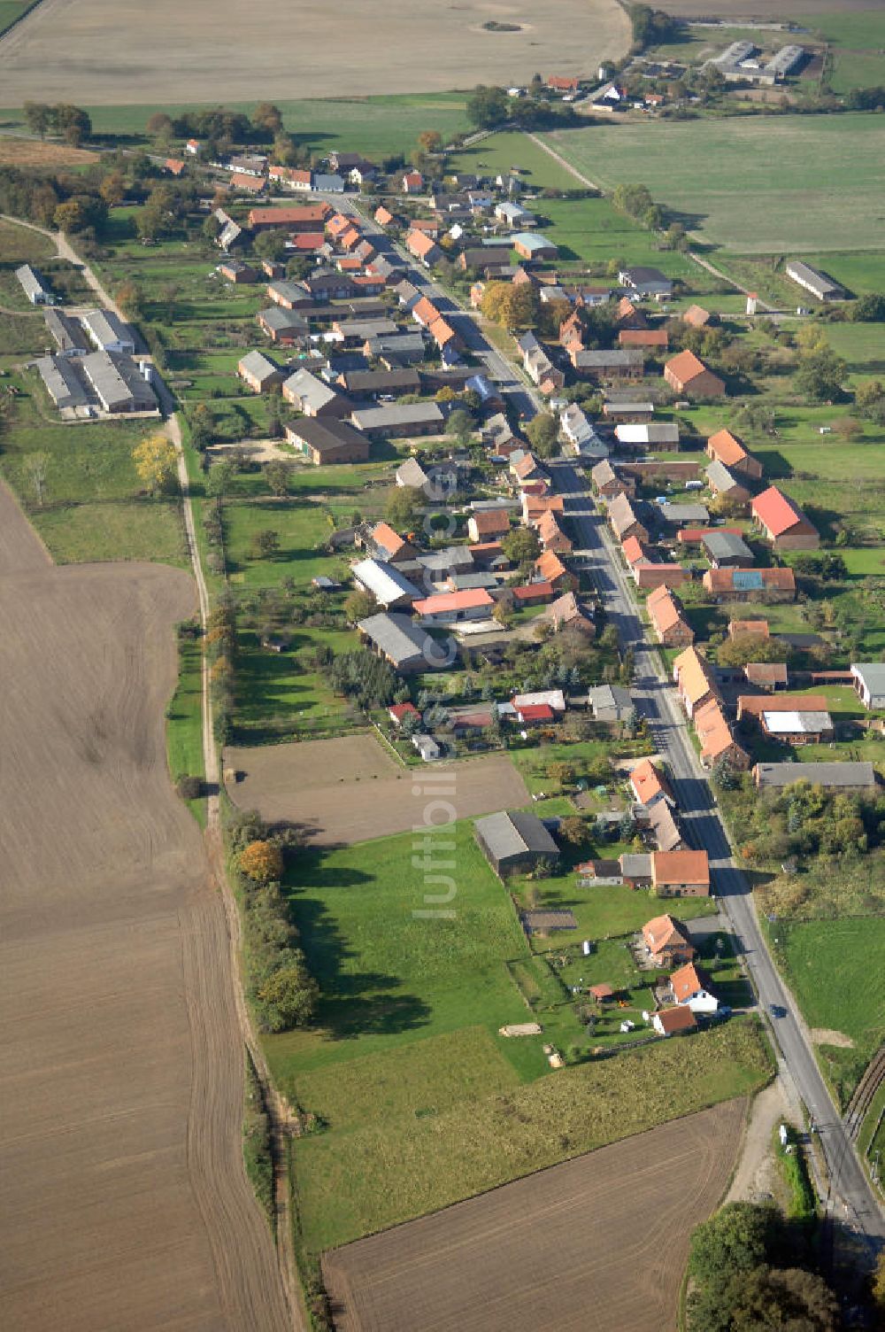 Kuhbier aus der Vogelperspektive: Verlauf Bundesstrasse 189 von Wittenberge bis Wittstock