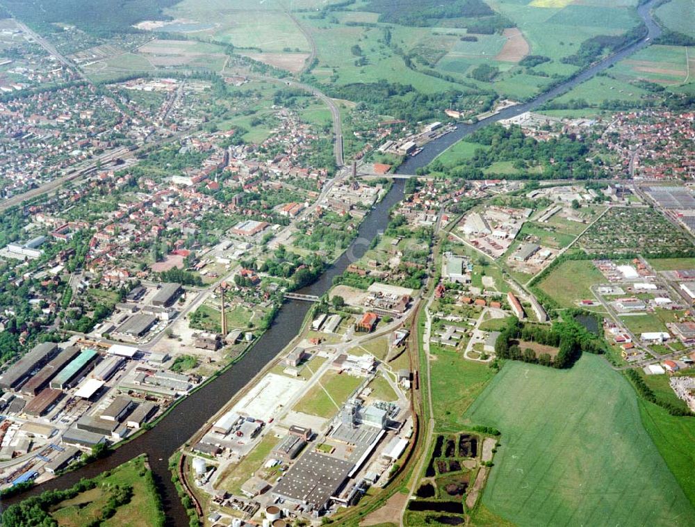 Luftaufnahme Genthin - Verlauf des Elbe -Havel - Kanals bei Genthin.