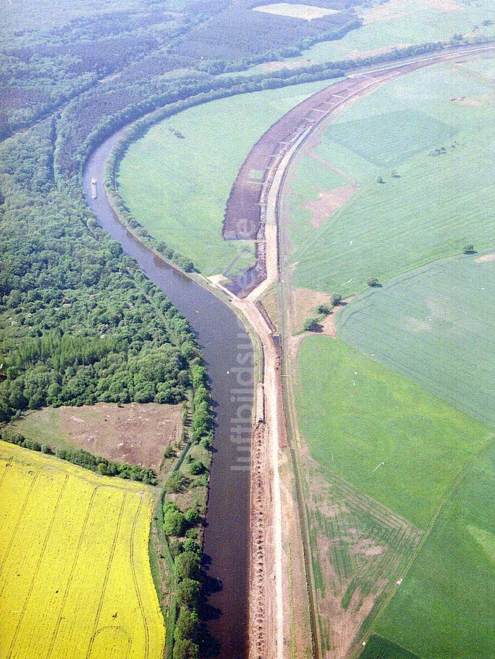 Parchau von oben - Verlauf des Elbe -Havel - Kanals bei Parchau.