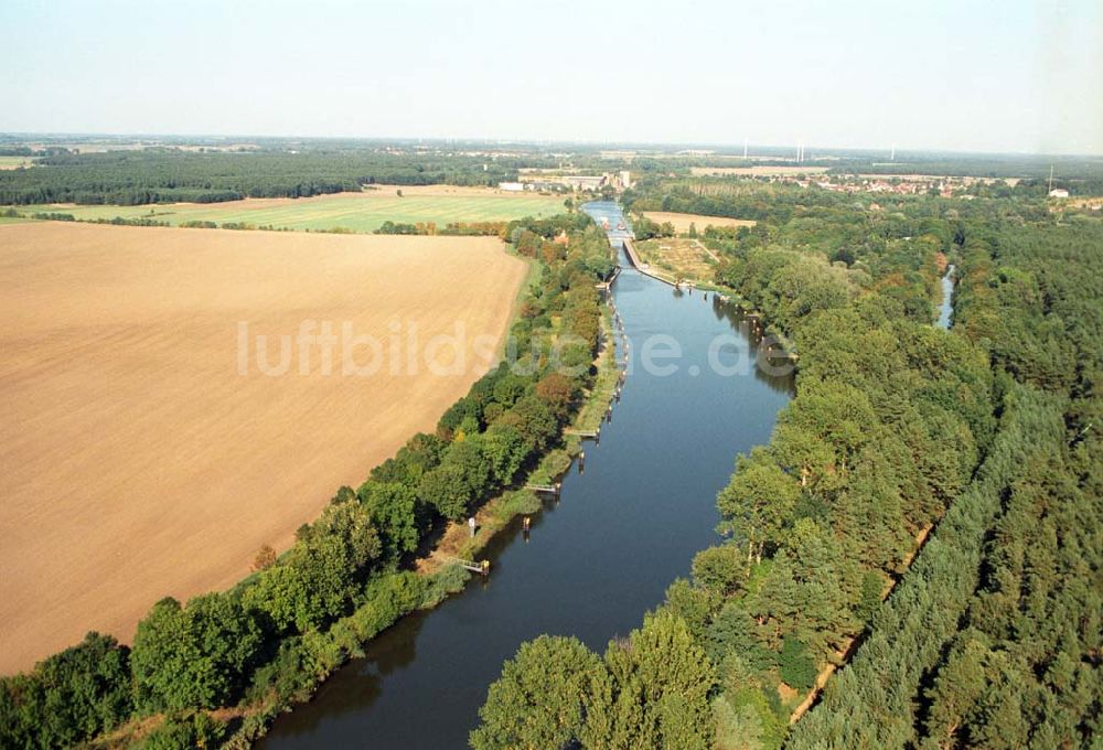 Luftaufnahme Zerben - Verlauf des Elbe-Havel-Kanals westlich der Schleuse von Zerben