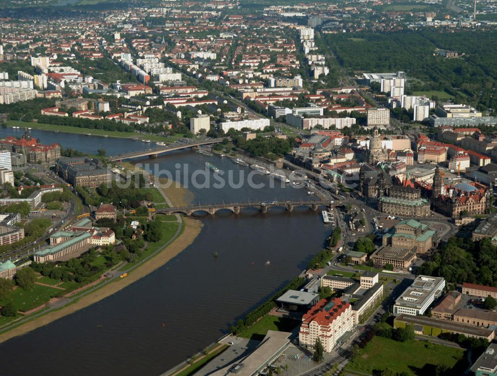 Luftaufnahme Dresden - Verlauf der Elbe zwischen Altstadt und Neustadt in Dresden