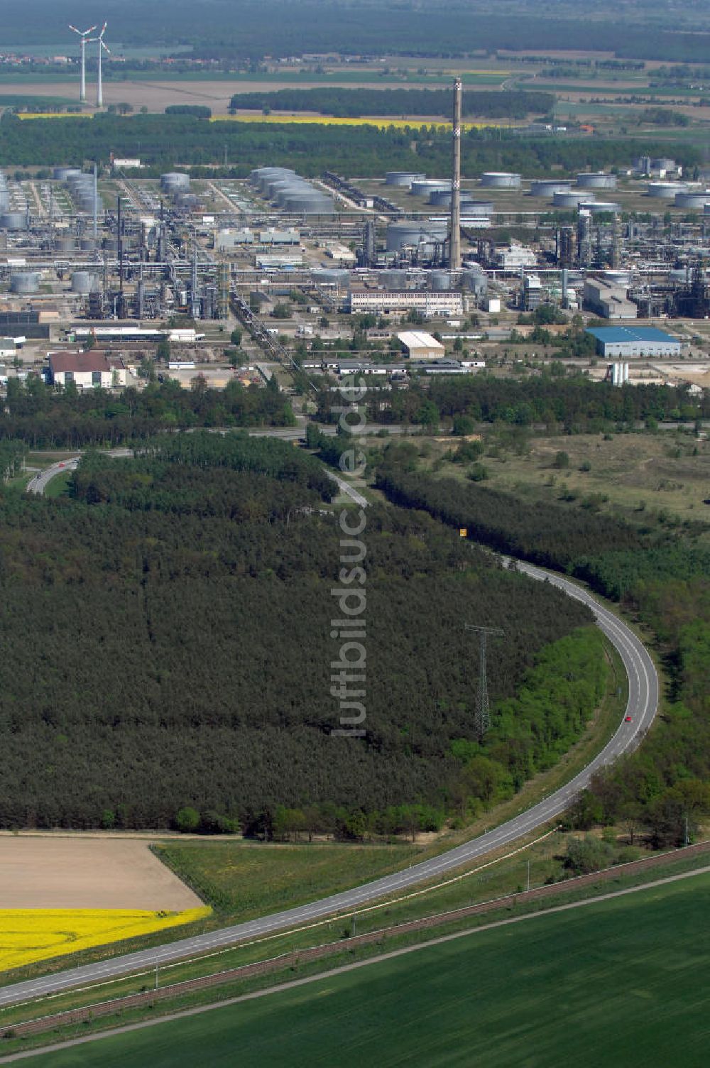 SCHWEDT / ODER von oben - Verlauf der Ortsumfahrung der Bundesstrasse B 2 und B166 westlich der Stadtgrenze zu Schwedt / Oder