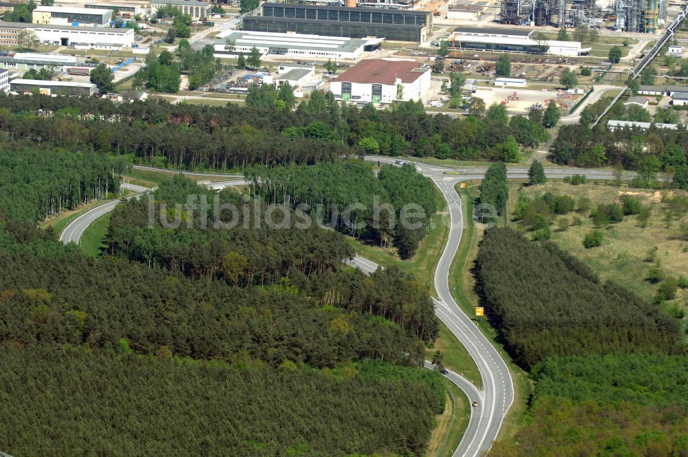 Luftbild SCHWEDT / ODER - Verlauf der Ortsumfahrung der Bundesstrasse B 2 und B166 westlich der Stadtgrenze zu Schwedt / Oder