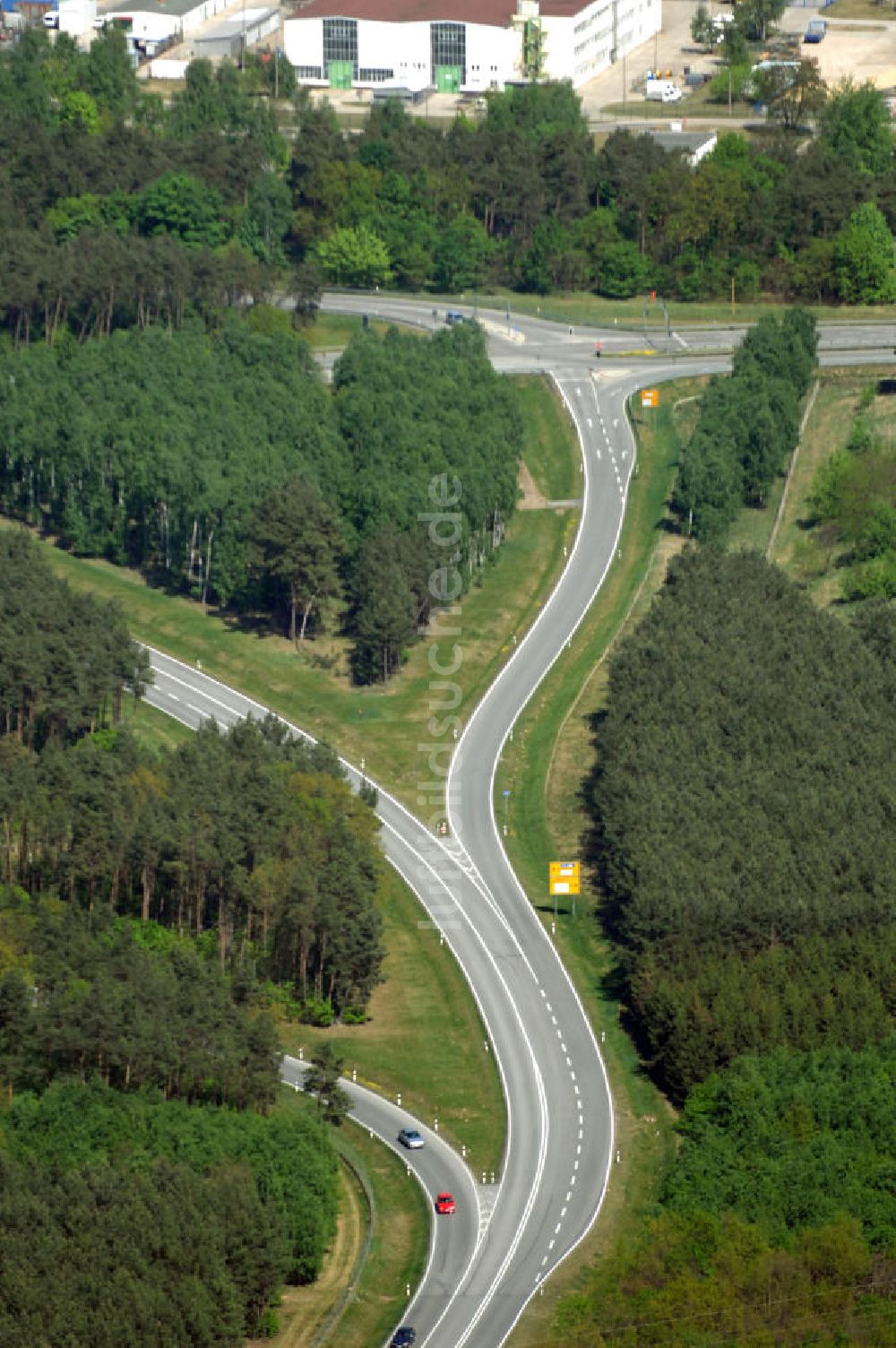 Luftaufnahme SCHWEDT / ODER - Verlauf der Ortsumfahrung der Bundesstrasse B 2 und B166 westlich der Stadtgrenze zu Schwedt / Oder