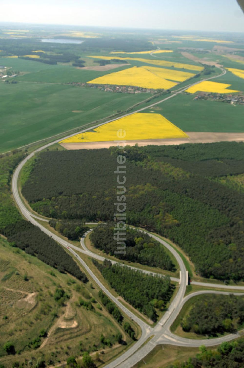 Luftaufnahme SCHWEDT / ODER - Verlauf der Ortsumfahrung der Bundesstrasse B 2 und B166 westlich der Stadtgrenze zu Schwedt / Oder