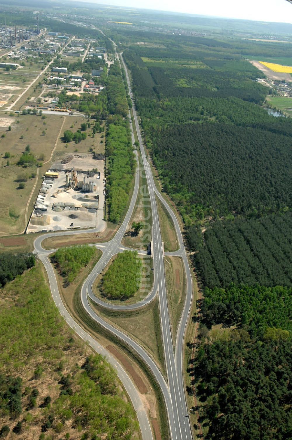 Luftbild HEINERSDORF - Verlauf der Passower Chaussee (B166) südwestlich von Schwedt