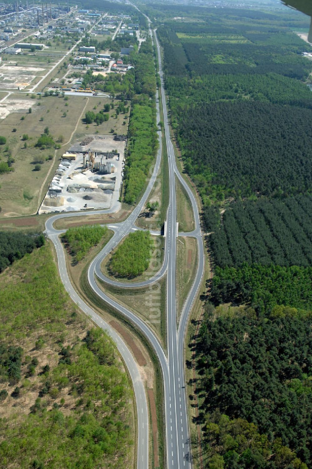 HEINERSDORF von oben - Verlauf der Passower Chaussee (B166) südwestlich von Schwedt