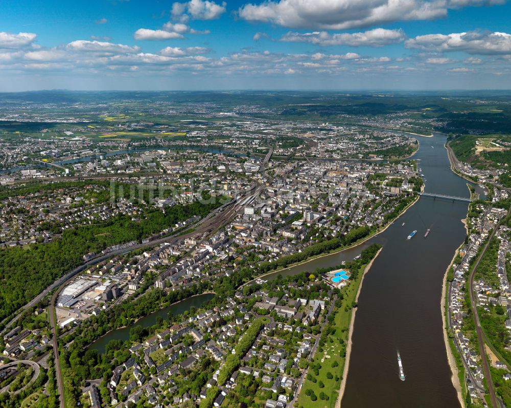 Koblenz von oben - Verlauf des Rhein in Koblenz im Bundesland Rheinland-Pfalz