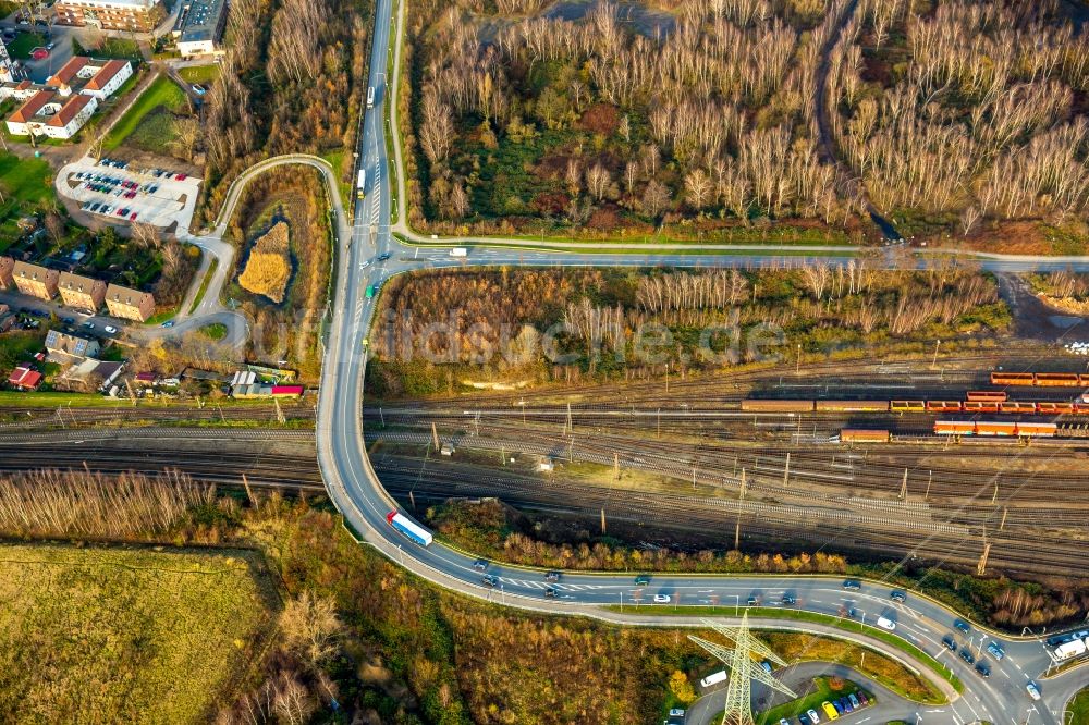 Luftaufnahme Gelsenkirchen - Verlauf der Straßenkreuzung Alfred-Zingler-Straße Ecke Parallelstraße in Gelsenkirchen im Bundesland Nordrhein-Westfalen