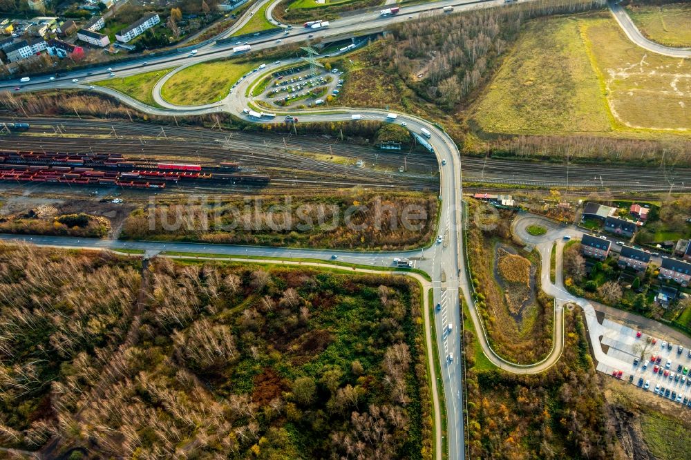 Luftaufnahme Gelsenkirchen - Verlauf der Straßenkreuzung Alfred-Zingler-Straße Ecke Parallelstraße in Gelsenkirchen im Bundesland Nordrhein-Westfalen