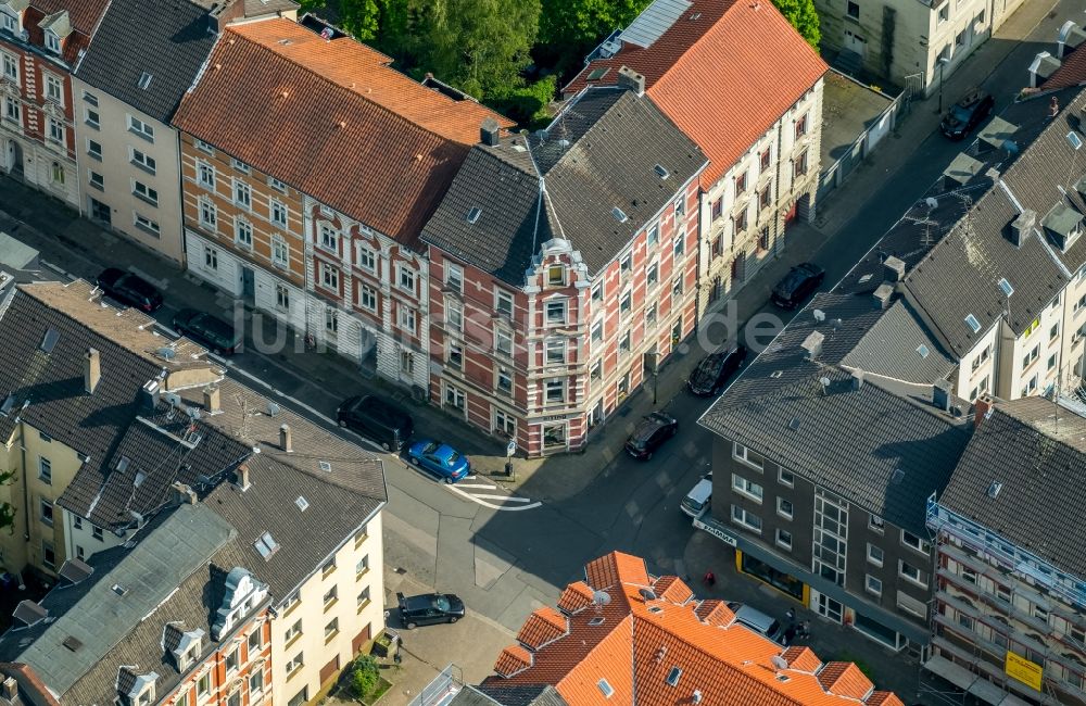 Essen von oben - Verlauf der Straßenkreuzung Beisingstraße Ecke Etlingstraße in Essen im Bundesland Nordrhein-Westfalen